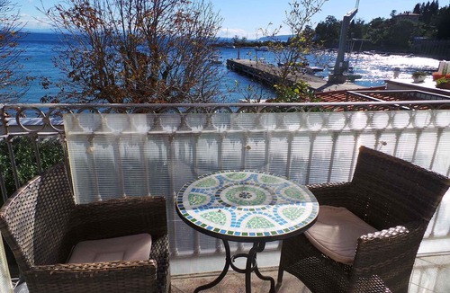 Ika Apartment | Holiday apartment with sea view