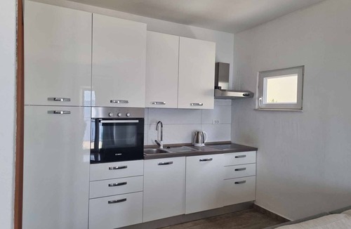 Marusici Apartment | Holiday apartment with terrace and air conditioning