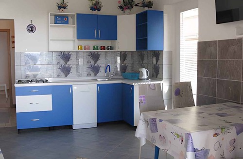 Lopar Apartment | Holiday apartment with terrace and air conditioning