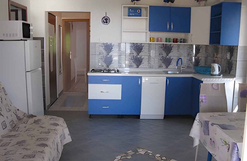 Lopar Apartment | Holiday apartment with terrace and air conditioning