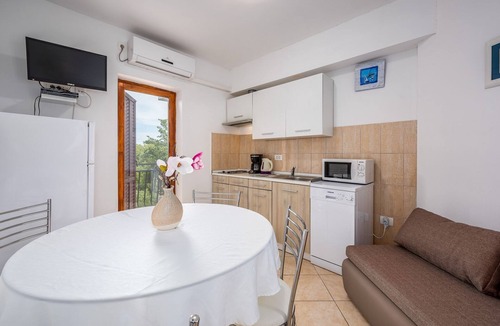 Drenje Apartment | Holiday flat with sauna, sea view, whirlpool and heated pool