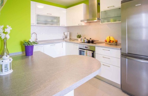 Vrbnik Apartment | Holiday flat with sea view
