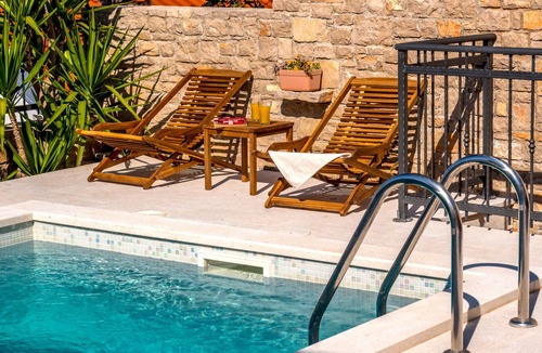 Necujam House | Holiday home Ana with pool, Island Šolta