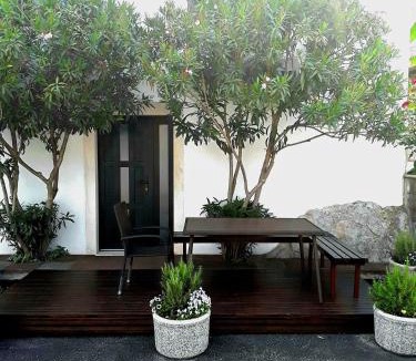 Hodilje House | Holiday Home By The Sea-Bougainvillea