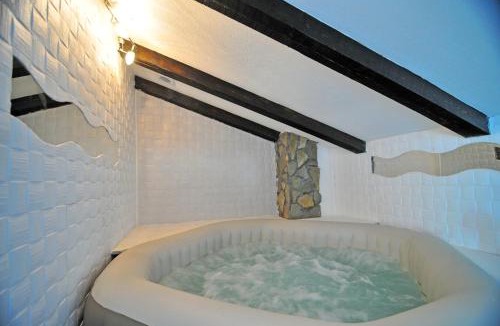 Milovcici House | Holiday Home Casa Bianca