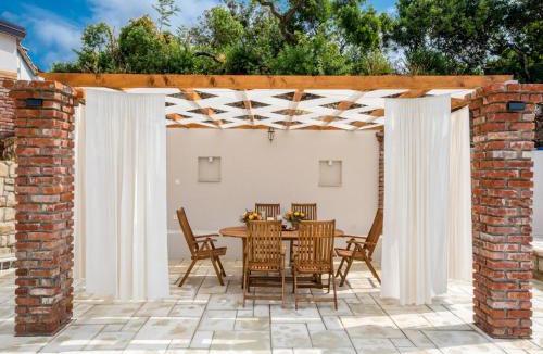 Mundanije House | Holiday Home Copun by Interhome