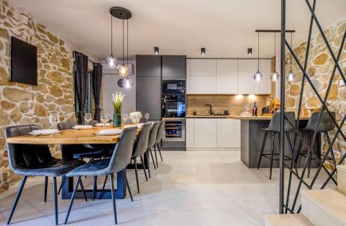 Mundanije House | Holiday Home Copun by Interhome