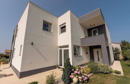 Galizana House | Holiday home Galižana