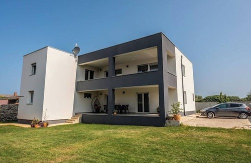Galizana House | Holiday home Galižana