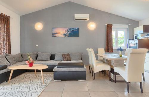 Gajana House | Holiday Home Goldi by Interhome