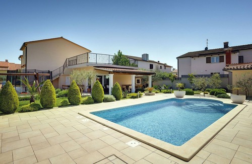 Medulin House | Holiday Home in Medulin with Private Pool