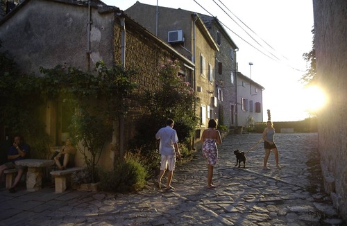 Rim House | Holiday Home in Roč with Terrace, Air condition, WIFI, Washing machine (3458-1)