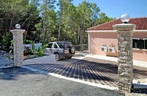 Vela Luka House | Holiday Home in Tri Porte (Potirna) with Seaview, Terrace, Air condition, WIFI (39-1)