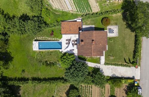 Cerovlje House | Holiday Home Klementini by Interhome