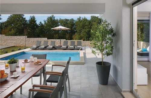 Boljevici House | Holiday home Krsan with Outdoor Swimming Pool 221