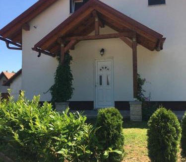 Fuzine Villa | Holiday Home Kuća GORICA BLANCA