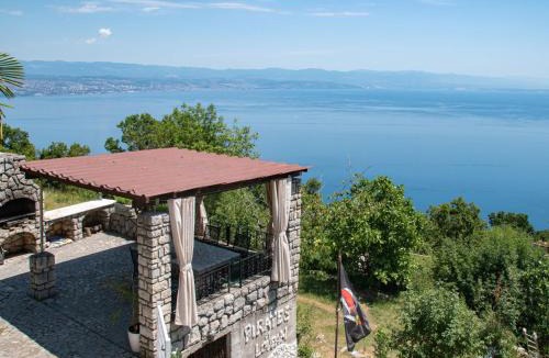 Tulisevica House | Holiday Home La Mer by Interhome