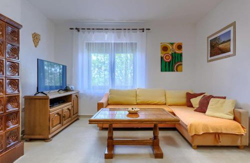Divsici House | Holiday Home Lancin by Interhome