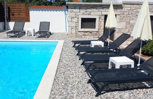 Mali Vareski House | Holiday Home Latin