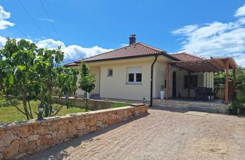 Rasopasno Villa | Holiday home Laura