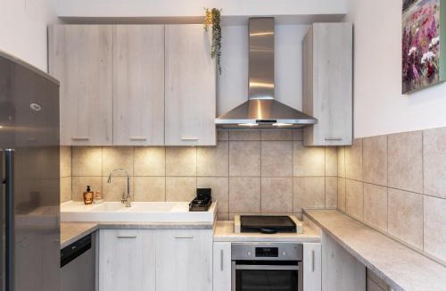 Maslinica House | Holiday Home Lea - Three Bedroom Holiday Home with Terrace and Sea View