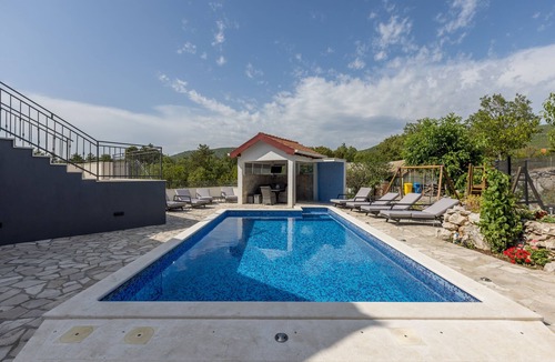 Nova Sela Villa | Holiday Home Luka