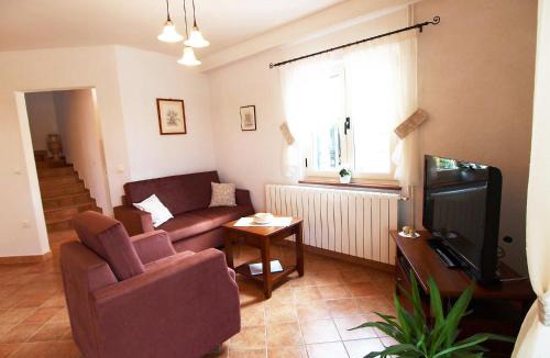 Trgetari House | Holiday Home Mirela by Interhome