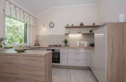 Kastel House | Holiday home mit Klimaanlage und Terrasse