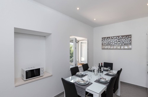 Hodilje House | Holiday Home Monika - Two Bedroom Holiday Home with Terrace and Sea View