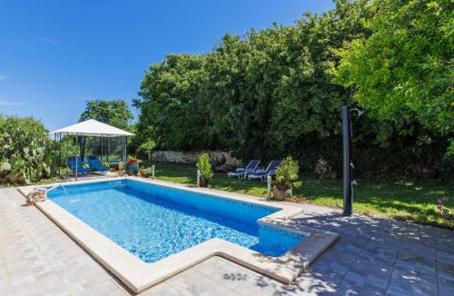 Pinezici House | Holiday Home Pinezici-1 by Interhome