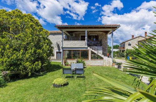 Pinezici House | Holiday Home Pinezici-2 by Interhome