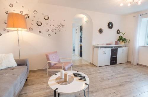Hodilje House | Holiday Home Riva