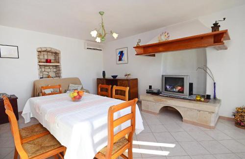 Brgod House | Holiday Home Stancija Negri by Interhome
