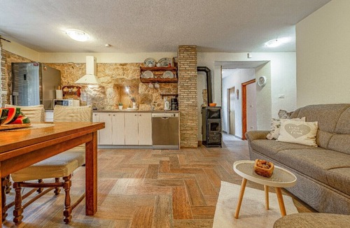 Razanac House | Holiday Home Stone Wall
