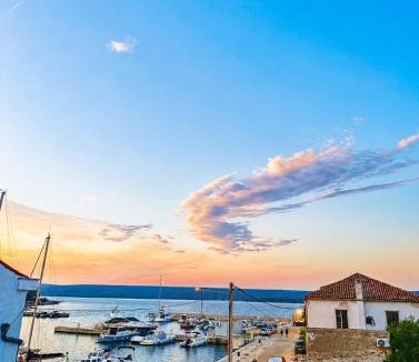 Nerezine Apartment | Holiday Home Sun