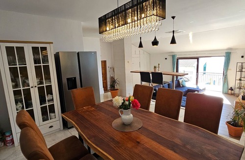 Borak House | Holiday Home Sunrise - Three Bedroom Holiday Home