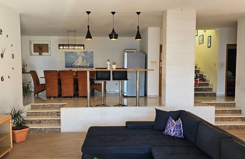 Borak House | Holiday Home Sunrise - Three Bedroom Holiday Home