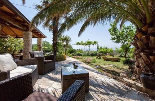 Viskovici House | Holiday home "Tonina house" with infinity pool