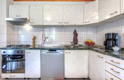 Kapelica House | Holiday Home Ve-Ma by Interhome