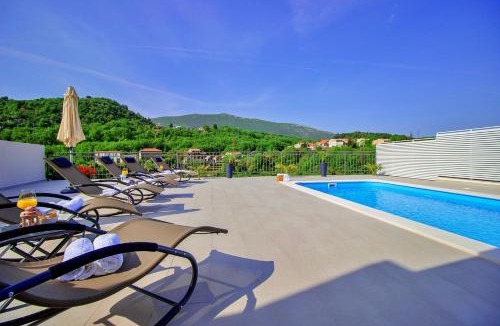 Zvecanje Villa | Holiday Home Vedrana