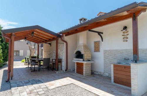 Marceljani House | Holiday Home Verbanac by Interhome