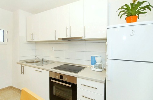 Sestanovac House | Holiday home Vicko, (15623), Žeževica, hr