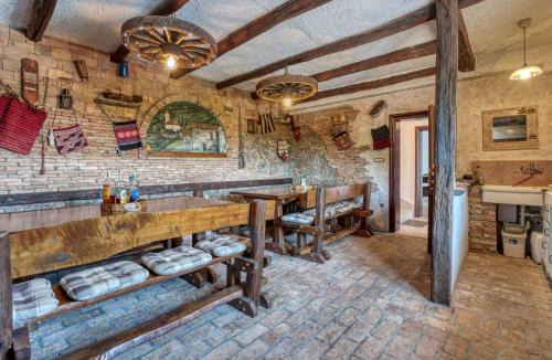 Viskovo House | Holiday Home Villa Toni by Interhome