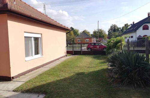 Balatonfenyves House | Holiday home with Wi-Fi near the beach