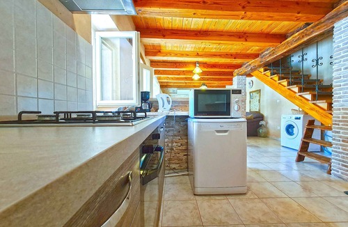 Kavran House | Holiday home with air conditioning