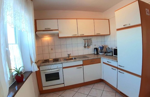 Kastel House | Holiday home with heated pool