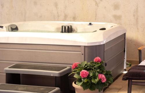 Supetarska Draga House | Holiday home with hot tub Mundanije, Rab - 18889