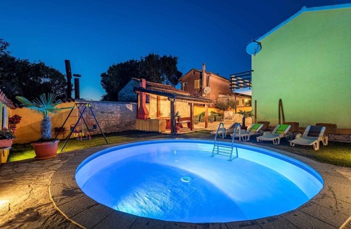 Mali Vareski House | Holiday home with pool, barbecue terrace and children's swing