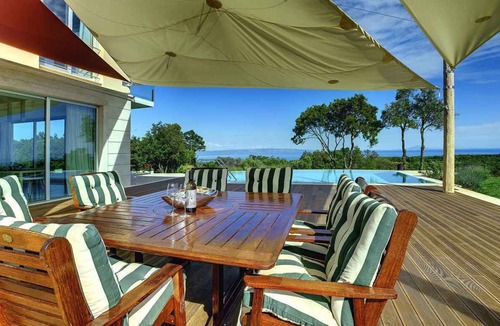 Peruski House | Holiday home with pool and air conditioning