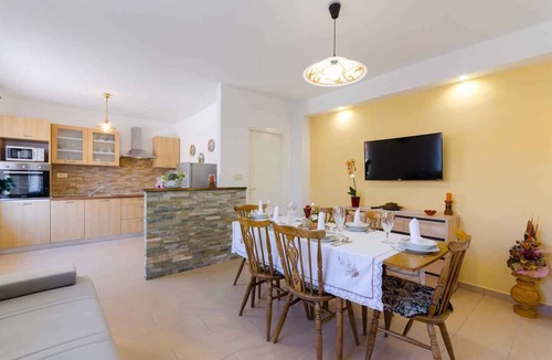 Grizane House | Holiday home with pool, sun terrace and barbecue
